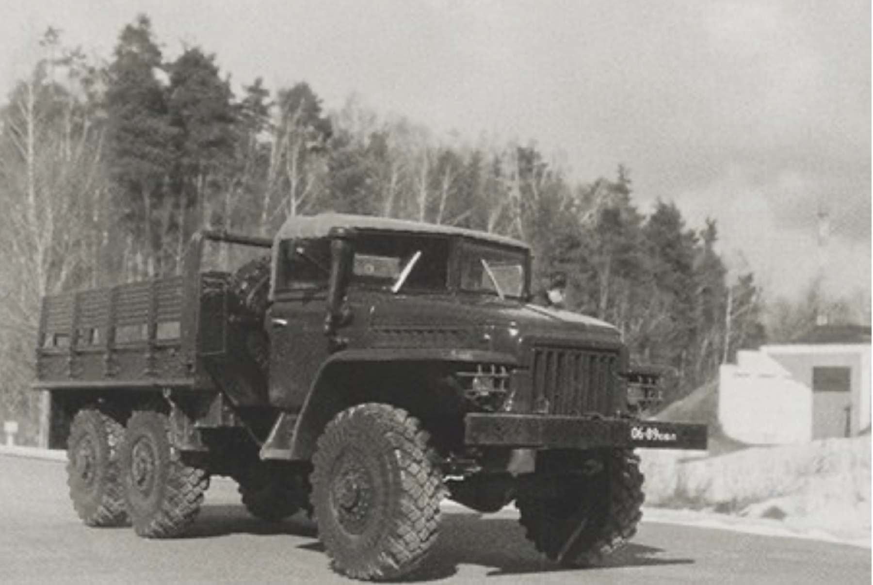 Classic URAL 6x6 all-terrain cargo truck representing the URAL-375 era